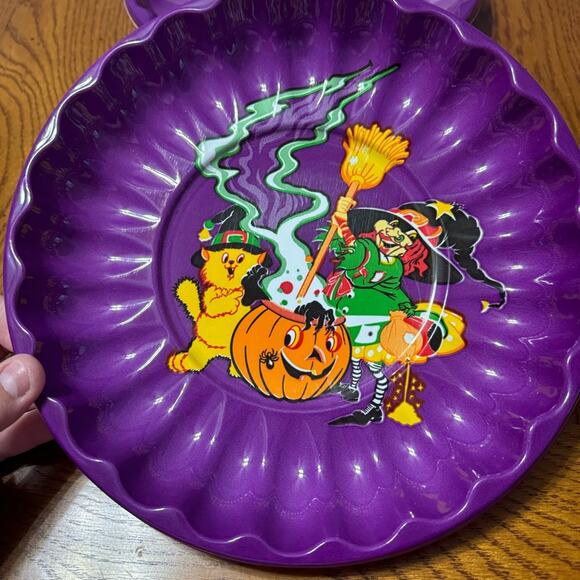 Vintage Berman Industries Set of 2 Halloween Molded Plastic Serving Plates Witch - Picture 2 of 7